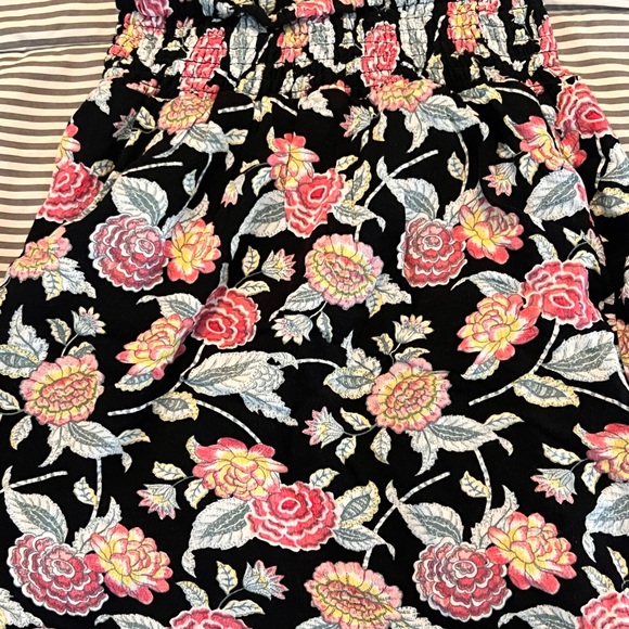 torrid Pants - Light linen floral black shorts - Torrid Size 2